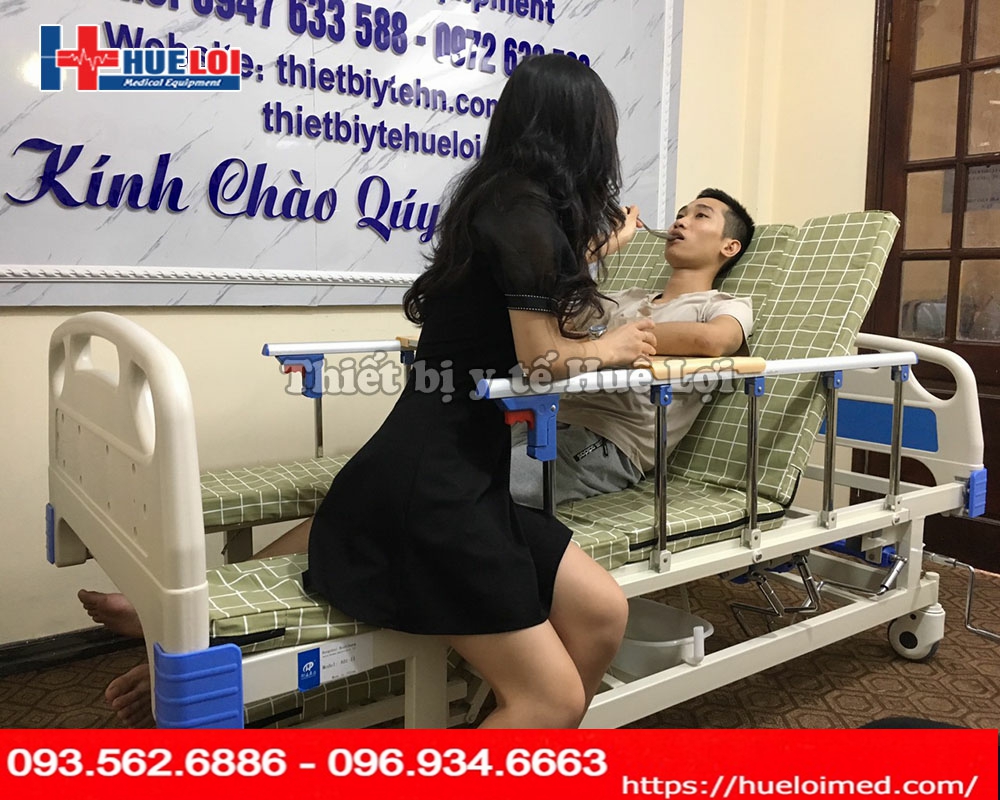 Giường bệnh y tế đa năng hạ chân góc nhỏ