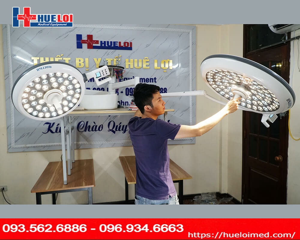 Đèn mổ treo trần 2 nhánh LED 750/550 